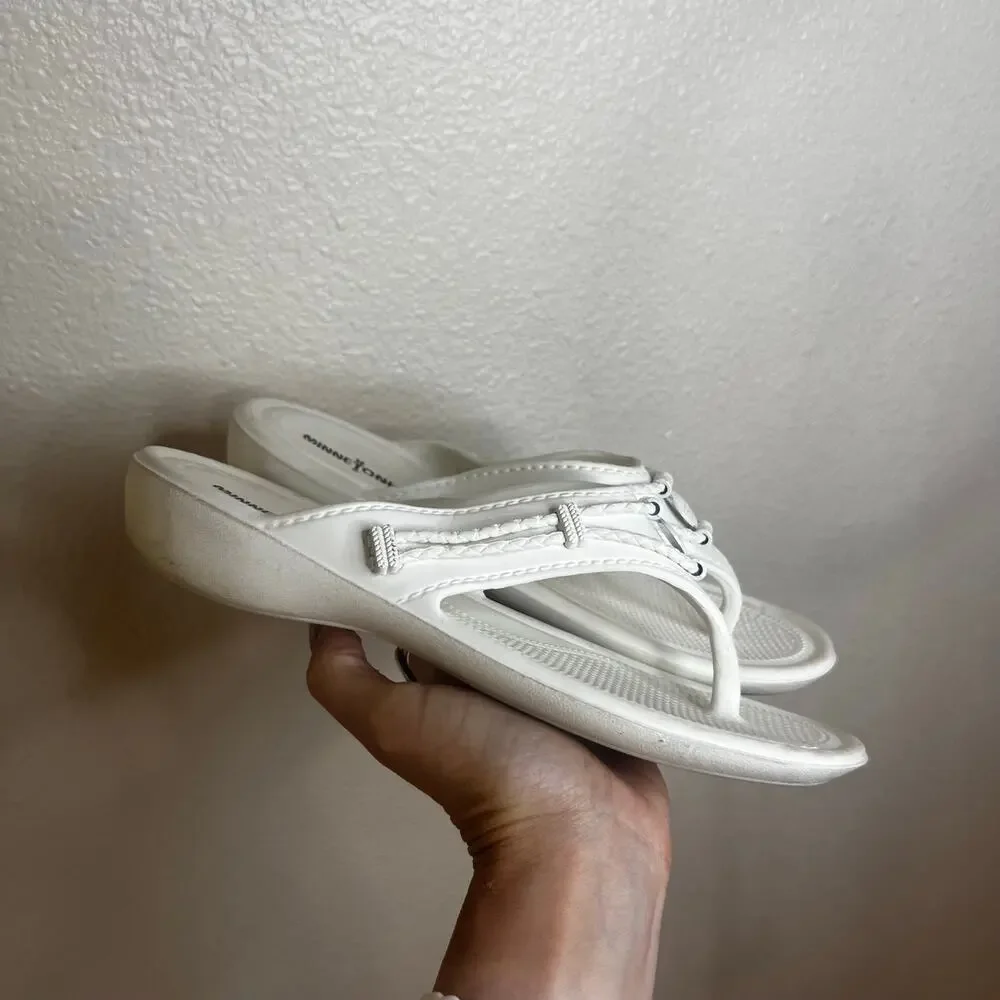 Minnetonka Silverthorne Prism Thong Sandals 570100 in White WOMENS 9_3